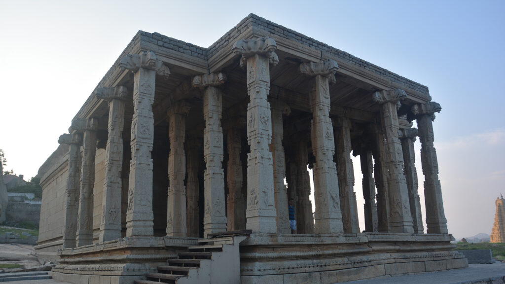 Kadalekalu temple hampi