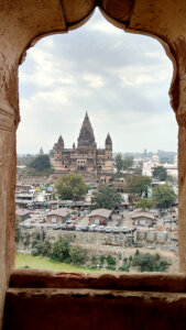 chaturbhuj temple fromopening in raja mahal