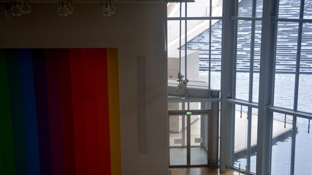 stage and water Louis Vitton Fondation