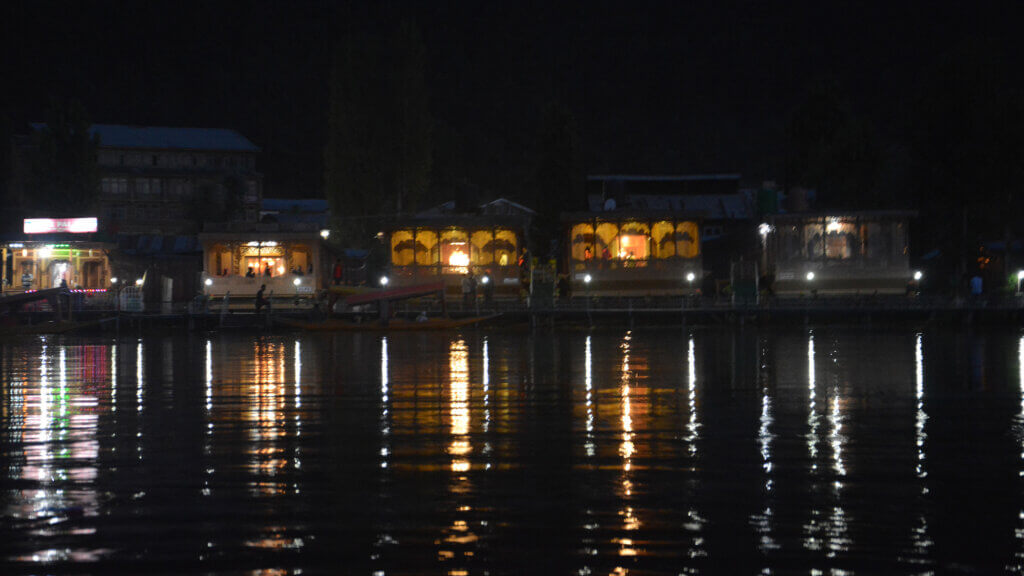 Meena Bazaar on DalLake