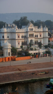 Haveli on the left bank
