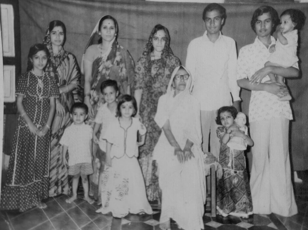 Dadi and her family